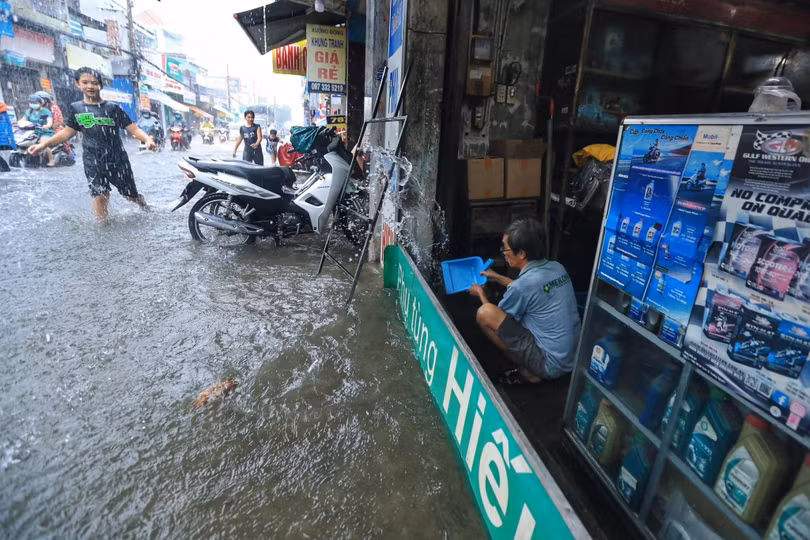 TP.HCM cũng như các tỉnh Nam bộ hôm nay có thể mưa bất cứ lúc nào trong ngày, thay vì quy luật mưa vào chiều tối như thường lệ. Ảnh: Báo Thanh niên TP.HCM cũng như các tỉnh Nam bộ hôm nay có thể mưa bất cứ lúc nào trong ngày, thay vì quy luật mưa vào chiều tối như thường lệ. Ảnh: Báo Thanh niên