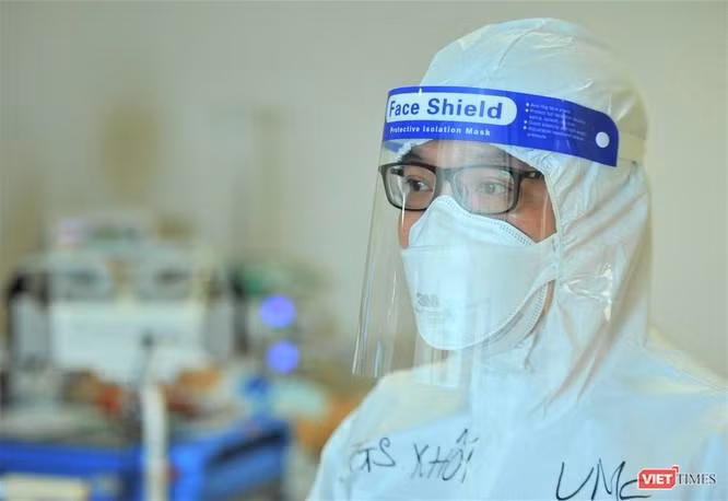 Bác sĩ Lê Minh Khôi "trực chiến" suốt một thời gian dài trong tâm dịch TP.HCM