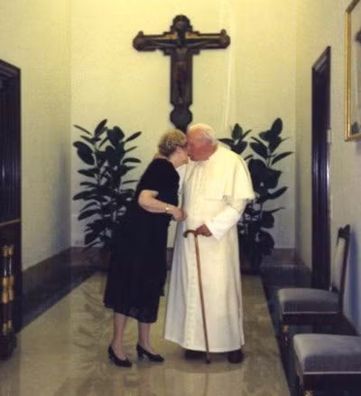 Những bức thư bí mật Giáo hoàng John Paul II gửi 1 người phụ nữ ảnh 5 Những bức thư bí mật Giáo hoàng John Paul II gửi 1 người phụ nữ ảnh 5