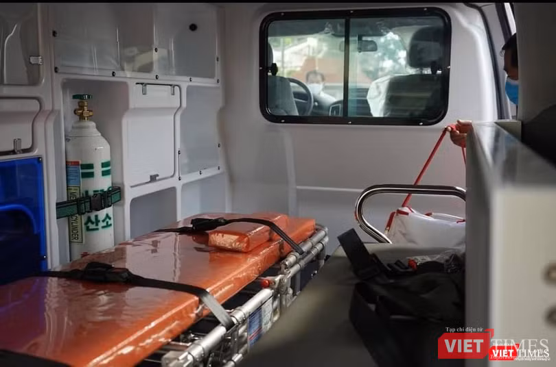Các xe lưu động được trang bị đầy đủ dụng cụ, bình oxy, thuốc, thiết bị y tế…