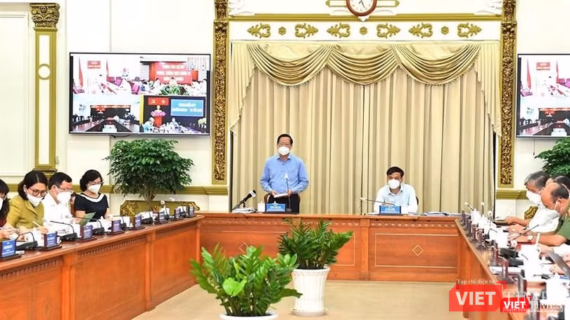 Chủ tịch UBND TP.HCM Phan Văn Mãi giao các ngành khẩn trương rà soát lại kế hoạch phòng chống dịch và phục hồi kinh tế Chủ tịch UBND TP.HCM Phan Văn Mãi giao các ngành khẩn trương rà soát lại kế hoạch phòng chống dịch và phục hồi kinh tế