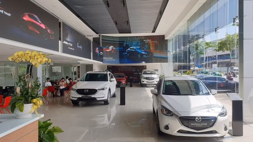 showroom-o-to-cu-ha-noi-0.jpg