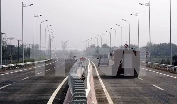 Trên thực tế, nhiều dự án hạ tầng giao thông nay đã quay trở lại thời kỳ Bộ Giao thông vận tải (GTVT) chịu trách nhiệm phê duyệt, do Ủy ban Quản lý vốn Nhà nước không đủ thẩm quyền về luật để phê duyệt các dự án này. Ảnh minh họa đoạn tuyến cao tốc Long T