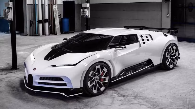 6. Bugatti Centodieci: 9 triệu USD. (khoảng 229 tỉ đồng). Siêu xe có khối động cơ 8.0 lít W16, sản sinh công suất 1.578 mã lực. Hộp số tự động DCT 7 cấp giúp siêu xe tăng tốc từ 0 đến 100 km/h trong 2,4 giây trước khi đạt tốc độ tối đa 380 km/h.