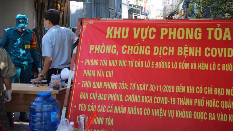 Quận 6 (TP.HCM) là một trong những khu vực "điểm nóng", được yêu cầu cách ly đủ 14 ngày nếu di chuyển đến các tỉnh thành khác (Ảnh: Hải Linh)