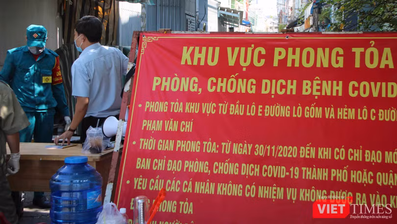 Mặc dù khu vực phong toả nhưng đời sống cư dân được đảm bảo bình ổn Mặc dù khu vực phong toả nhưng đời sống cư dân được đảm bảo bình ổn