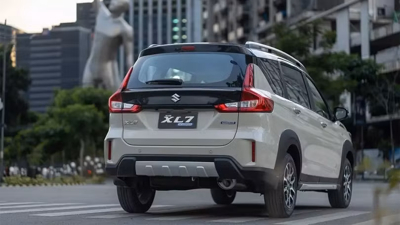 suzuki-xl7-hybrid-4-4870.jpg