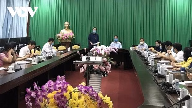 Ban Chỉ đạo phòng, chống dịch bệnh COVID-19 tỉnh Vĩnh Long tổ chức họp khẩn để bàn giải pháp triển khai công tác phòng, chống dịch COVID-19 (Ảnh: VOV) Ban Chỉ đạo phòng, chống dịch bệnh COVID-19 tỉnh Vĩnh Long tổ chức họp khẩn để bàn giải pháp triển khai công tác phòng, chống dịch COVID-19 (Ảnh: VOV)