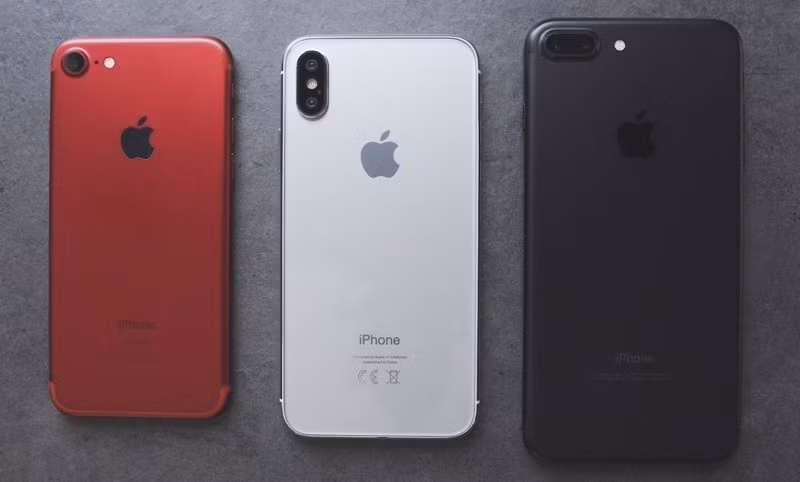 Thông tin rò rỉ cho thấy iPhone X và iPhone 8 Plus sẽ có RAM 3GB, iPhone 8 có RAM 2GB. (Ảnh: MacRumour)