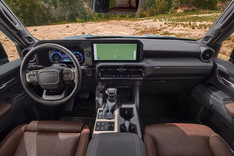 Toyota-Land-Cruiser-Prado-2024-i.jpg