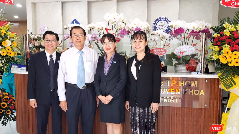 Khai trương phòng khám chuyên khoa Răng Hàm Mặt tại ĐH Y Dược TP.HCM sáng 30/10 (Ảnh: Hoà Bình)