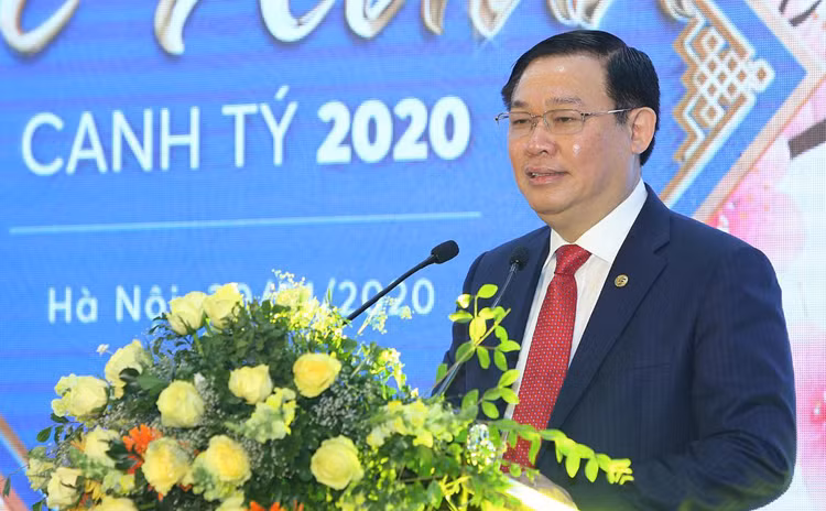 Phó thủ tướng Vương Đình Huệ phát biểu tại buổi làm việc ngày 30/1 tại MB. (Ảnh: VGP)