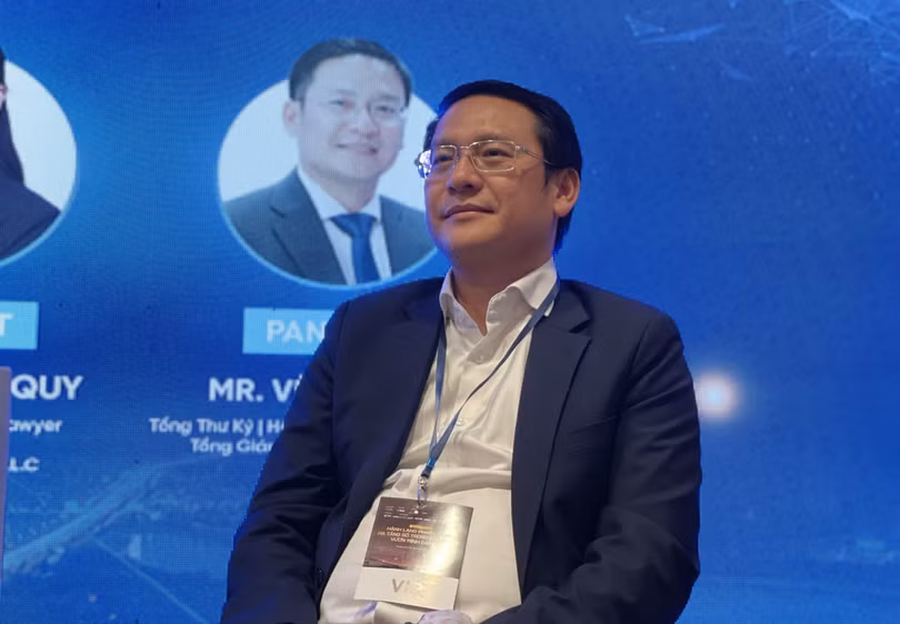 Lo ngai khung hoang thua.jpg
