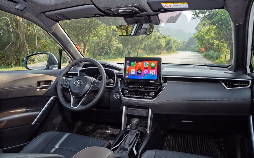 soi-can-canh-toyota-corolla-cros.jpg