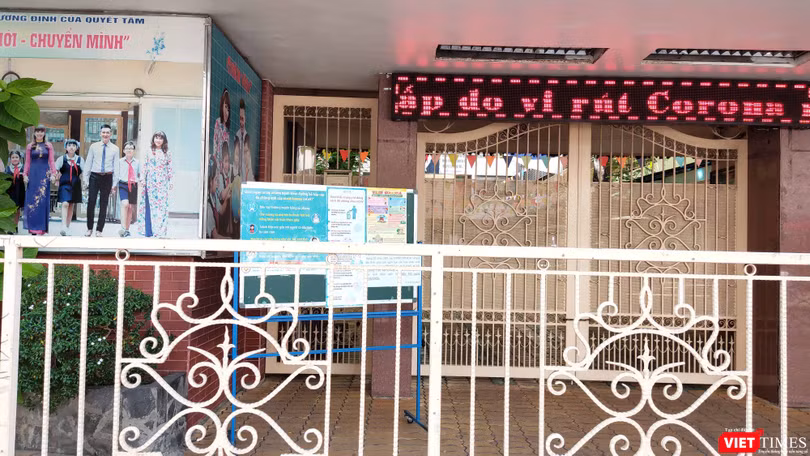 Trường tiểu học Lương Định Của (Quận 3) cho học sinh nghỉ hết ngày 16/2 phòng chống virus Corona (Ảnh: Hòa Bình) 