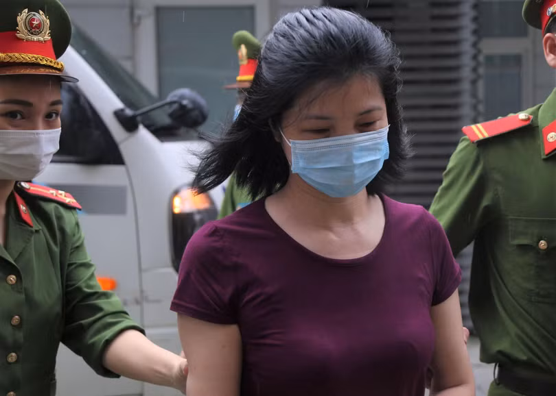 Bị cáo Nguyễn Thị Bích Hằng - người lập báo cáo thuế cho Nhật Cường. Phát lộ phần mềm bí mật thể hiện lợi nhuận ‘khủng’ của Nhật Cường ảnh 1