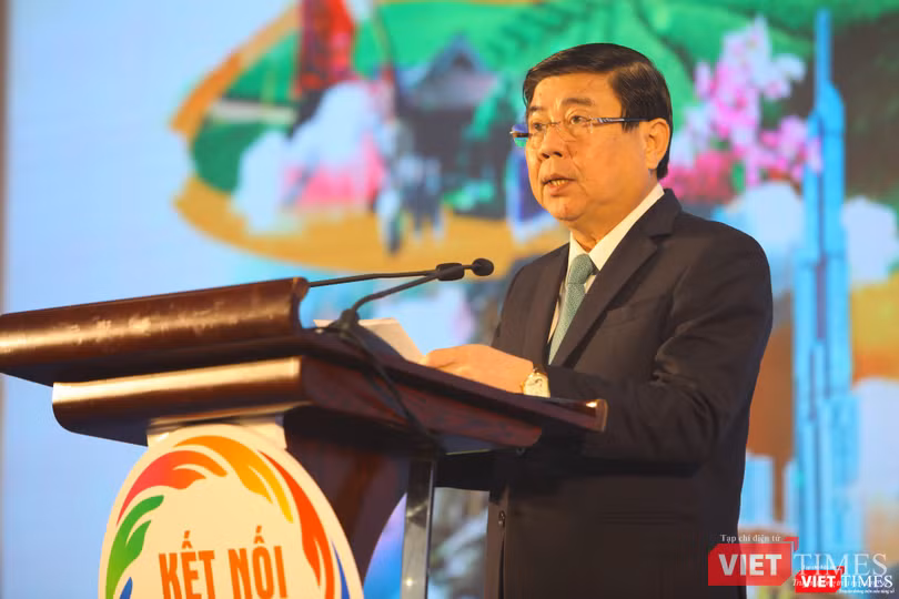 Chủ tịch UBND TPHCM Nguyễn Thành Phong phát biểu tại hội nghị