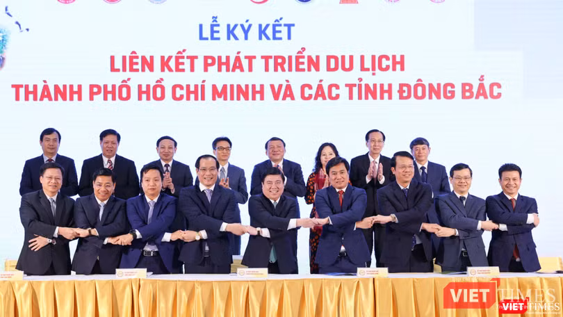Lễ ký kết hợp tác phát triển du lịch TP.HCM và các tỉnh Đông Bắc (Ảnh: SDL)