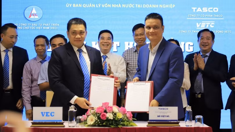 Toàn cảnh buổi lễ ký kết giữa Tasco và VEC