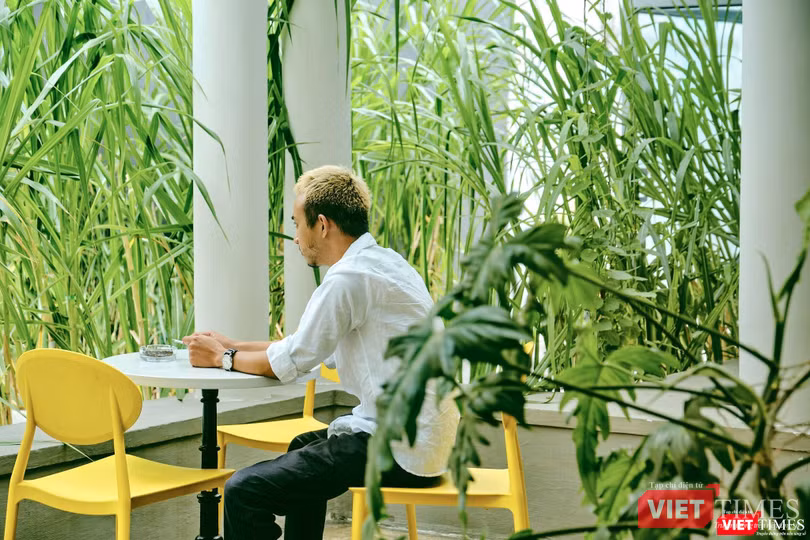 Khung cảnh làm việc chung xuất hiện những tác phẩm nghệ thuật Khung cảnh làm việc chung xuất hiện những tác phẩm nghệ thuật