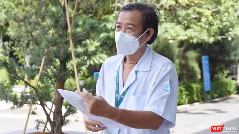 GS.TS.BS Nguyễn Văn Vĩnh Châu - Giám đốc BV Bệnh Nhiệt đới TP.HCM (Ảnh: Khôi Nguyễn)