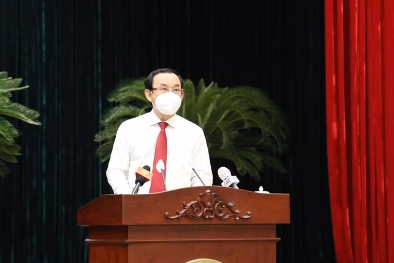 Bí thư Thành ủy TP.HCM Nguyễn Văn Nên phát biểu tại kỳ họp thứ hai HĐND TP.HCM khóa X, nhiệm kỳ 2021-2026. Ảnh: Long Hồ Bí thư Thành ủy TP.HCM Nguyễn Văn Nên phát biểu tại kỳ họp thứ hai HĐND TP.HCM khóa X, nhiệm kỳ 2021-2026. Ảnh: Long Hồ