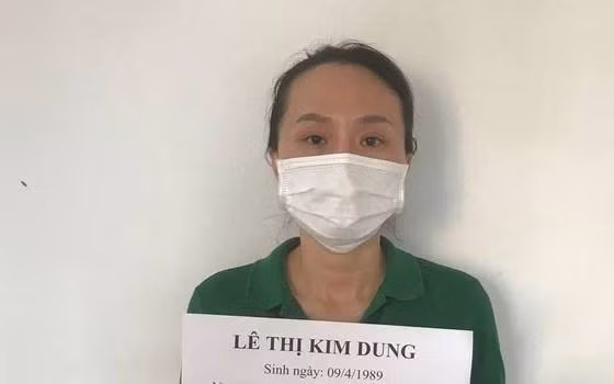 Đối tượng Lê Thị Kim Dung bị khởi tố vì tổ chức tiêm vaccine COVID-19 trái phép. Ảnh CAHS cung cấp