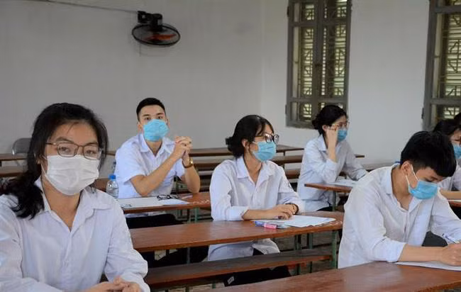 Thí sinh dự thi tốt nghiệp THPT - Ảnh: Dân Sinh