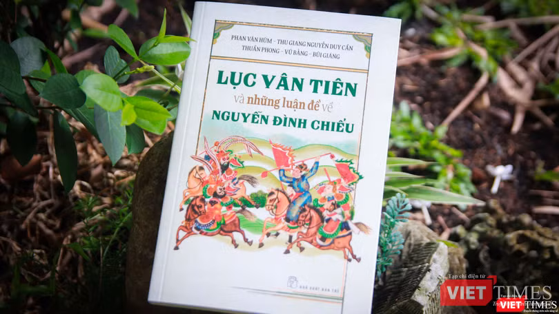 Ấn bản mới nhất trên hành trình truyền bản của truyện Nôm Lục Vân Tiên Ấn bản mới nhất trên hành trình truyền bản của truyện Nôm Lục Vân Tiên