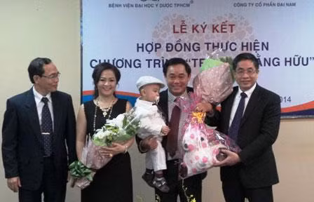 Hình ảnh bà Phương Hằng đăng trên website của BV Đại học Y Dược TP.HCM Hình ảnh bà Phương Hằng đăng trên website của BV Đại học Y Dược TP.HCM