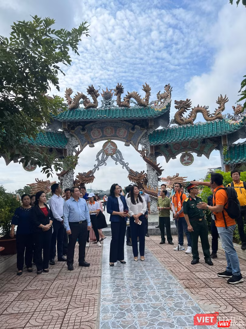 Bà Phan Thị Thắng - Phó Chủ tịch UBND TP.HCM và bà Nguyễn Thị Ánh Hoa - Giám đốc Sở Du lịch cùng tham gia chuyến khảo sát Bà Phan Thị Thắng - Phó Chủ tịch UBND TP.HCM và bà Nguyễn Thị Ánh Hoa - Giám đốc Sở Du lịch cùng tham gia chuyến khảo sát