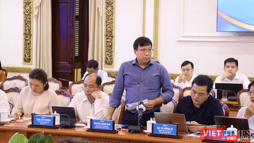 Ông Nguyễn Thanh Nhã - Giám đốc Sở Quy hoạch kiến trúc TP.HCM - phát biểu tại cuộc họp sáng nay, 4/8
