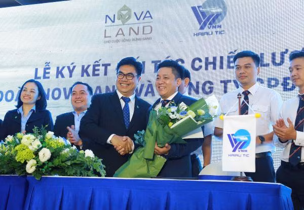 Ông Bùi Xuân Huy - Tổng giám đốc Novaland ký kết hợp tác cùng đối tác chiến lược Hải Âu chiều 7/3 