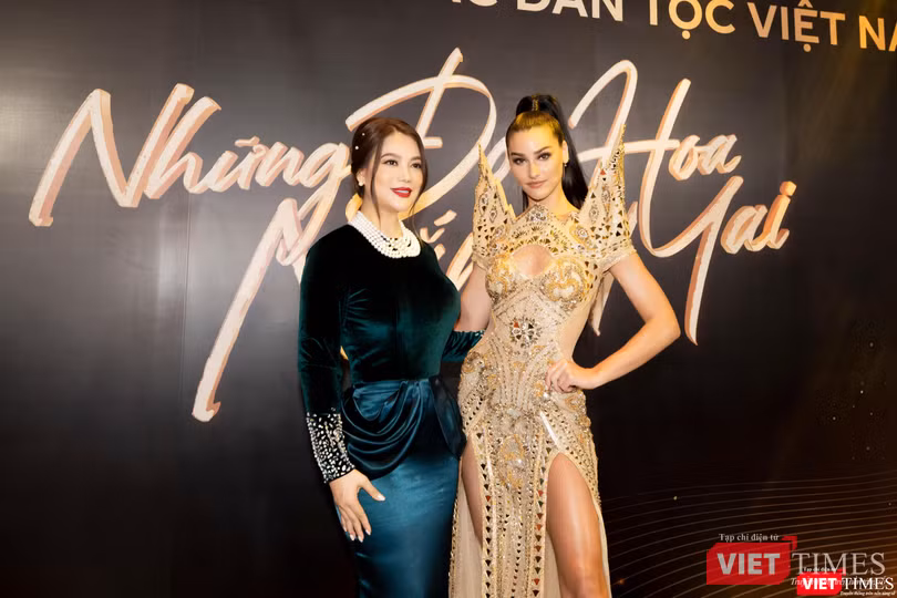 Hoa hậu Trái đất 2020 Lindsey Coffey đến Việt Nam với vai trò là giám khảo quốc tế của vòng Chung khảo Hoa hậu Trái đất 2020 Lindsey Coffey đến Việt Nam với vai trò là giám khảo quốc tế của vòng Chung khảo