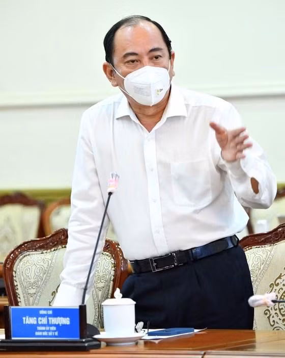 PGS-TS Tăng Chí Thượng, Giám đốc Sở Y tế TPHCM báo cáo tại buổi họp. Ảnh: Việt Dũng PGS-TS Tăng Chí Thượng, Giám đốc Sở Y tế TPHCM báo cáo tại buổi họp. Ảnh: Việt Dũng