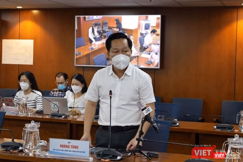 Ông Hoàng Tùng - Chủ tịch UBND TP Thủ Đức cung cấp thông tin. Ảnh: Linh Nhi Ông Hoàng Tùng - Chủ tịch UBND TP Thủ Đức cung cấp thông tin. Ảnh: Linh Nhi