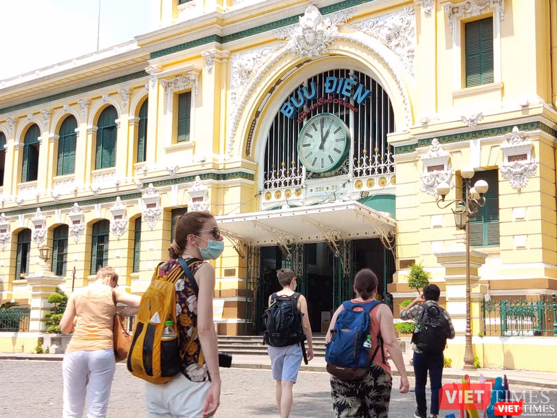 Hiện dịch Covid-19 trên địa bàn TP đang duy trì ở cấp độ 2. Ảnh: Hoà Bình Hiện dịch Covid-19 trên địa bàn TP đang duy trì ở cấp độ 2. Ảnh: Hoà Bình