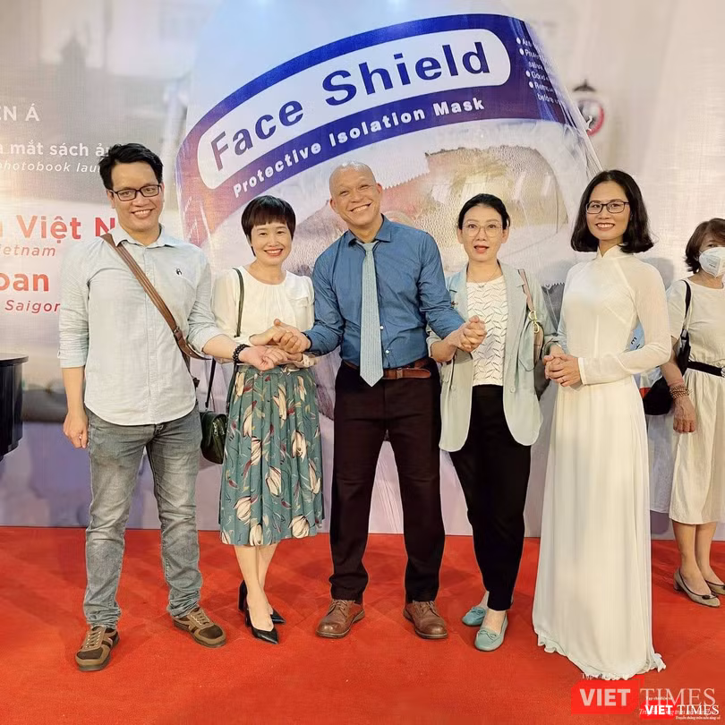 Mỗi cuốn sách của nhiếp ảnh gia Nguyễn Á là những câu chuyện nhân văn Mỗi cuốn sách của nhiếp ảnh gia Nguyễn Á là những câu chuyện nhân văn