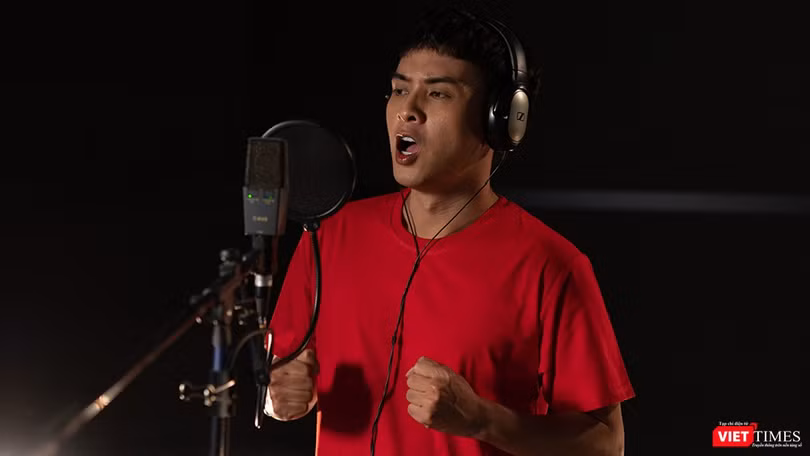 Hồ Quang Hiếu và 19 nghệ sĩ cùng xuất hiện trong MV "Việt Nam sẽ chiến thắng" (Ảnh: NVCC) 