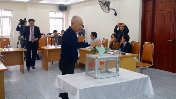 “Đại gia” Đại Hoàng Long: Phiên đấu giá lịch sử…