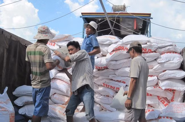 Tăng trưởng kinh tế nửa đầu năm nay tương đối ảm đạm. Ảnh TL