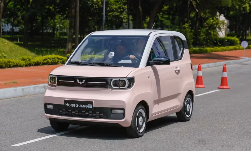 wuling EV hồng.jpeg
