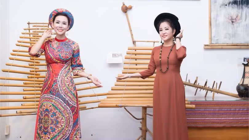Nghệ sỹ Thúy Nga đeo vòng trầm hương, Đại sứ An Xinh diện áo dài Việt Hùng cùng "Thắp sáng ước mơ" cho trẻ em nghèo trong mùa Trung thu 