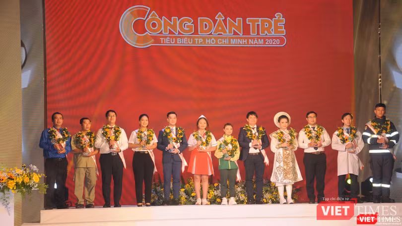 Hoàng Tuấn Anh và các Công dân trẻ tiêu biểu năm 2020