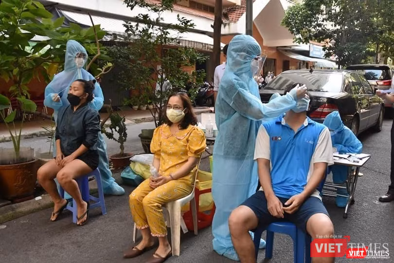 Hơn 300 cán bộ Trường Đại học Kỹ thuật Y tế Hải Dương đã vào TP.HCM và hiện tại vẫn đang tiếp tục hỗ trợ thực hiện lấy mẫu xét nghiệm Hơn 300 cán bộ Trường Đại học Kỹ thuật Y tế Hải Dương đã vào TP.HCM và hiện tại vẫn đang tiếp tục hỗ trợ thực hiện lấy mẫu xét nghiệm