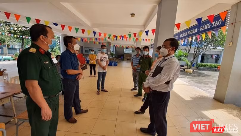 Đoàn công tác Bộ Y tế kiểm tra công tác cách ly F1 tại nhà ở Bình Dương Đoàn công tác Bộ Y tế kiểm tra công tác cách ly F1 tại nhà ở Bình Dương