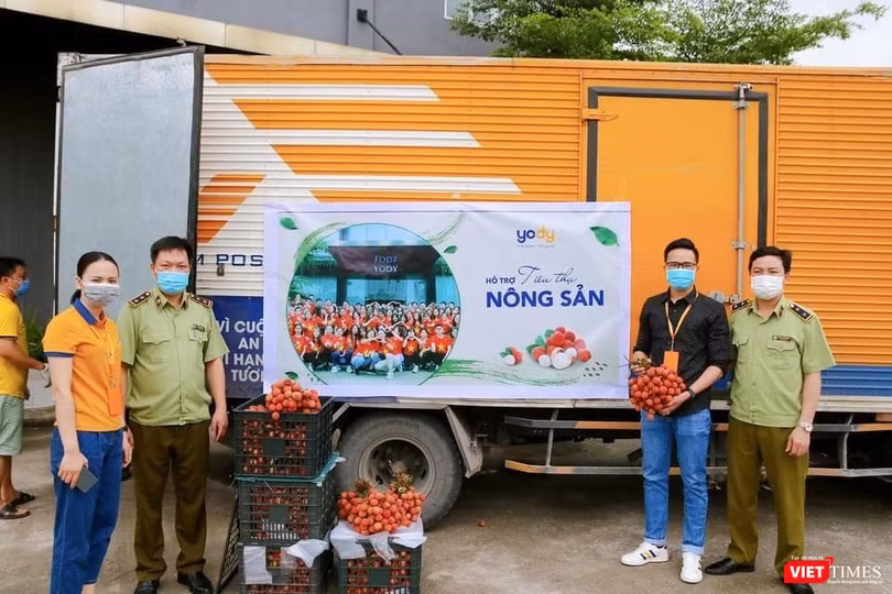 Hỗ trợ bà con tiêu thụ nông sản Bắc Ninh, Bắc Giang lúc dịch bệnh lan tràn Ảnh: NVCC