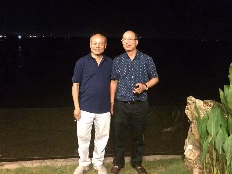 Phan Văn Đoàn và Nguyễn Thiều Quang hội lớp năm ngoái. Courtesy of Phan Văn Đoàn. Phan Văn Đoàn và Nguyễn Thiều Quang hội lớp năm ngoái. Courtesy of Phan Văn Đoàn.