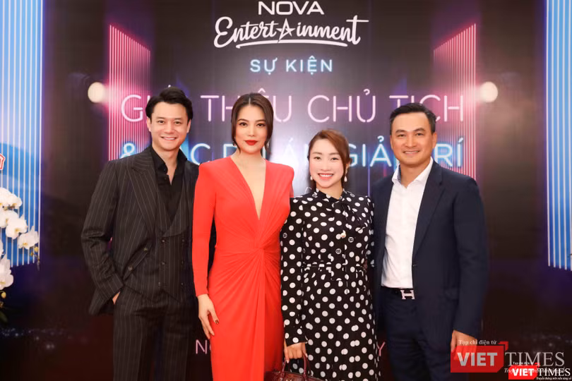 Diễn viên Anh Dũng, Thuỳ Trang và rất nhiều "sao" cùng đến chúc mừng "chị đại" Trương Ngọc Ánh