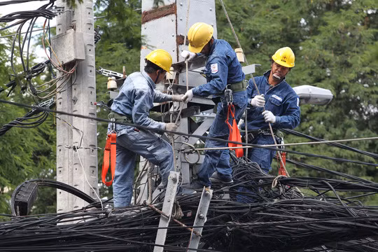 Nguồn kinh phí thành lập quỹ bình ổn giá điện sẽ được trích từ giá bán điện Ảnh: HOÀNG TRIỀU